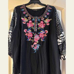 ✨Calessa 2X Boho Embroidered Blouse – Black Floral Statement Top